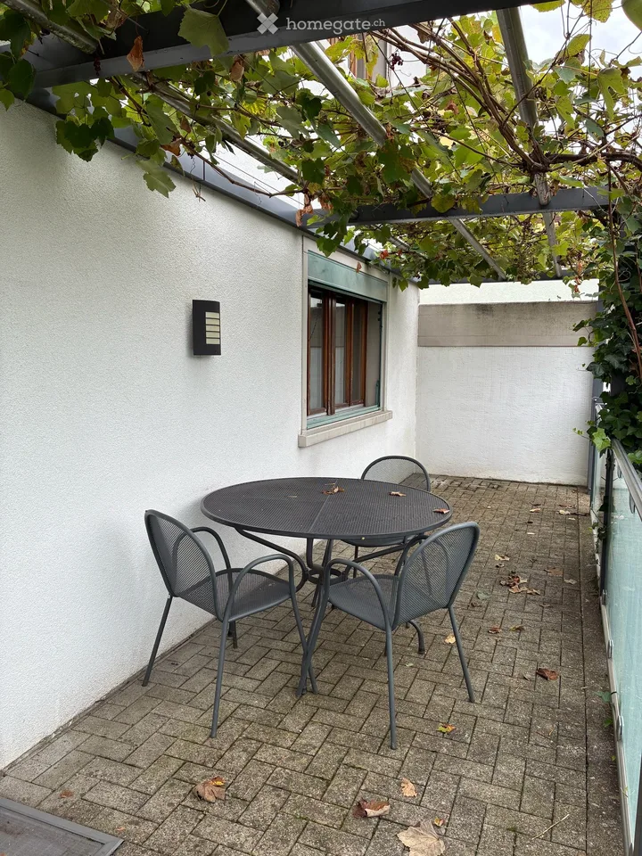 Charmantes 5-Zimmer-Haus mit grossem Garten in ruhigem Familienquartier – Foto 12 von 15