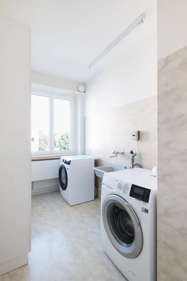 5-Zimmer-Einfamilienhaus 180 m2 in ruhiger Seitenstrasse nähe ÖV – Foto 6 von 11