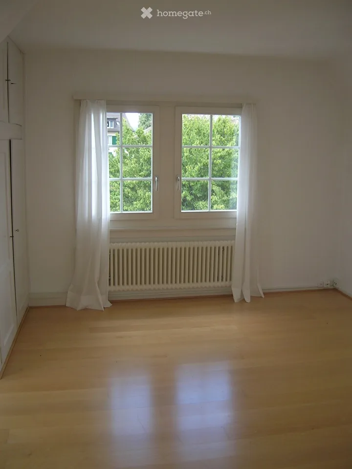 Dachwohnung mit Seesicht im historischen Dorfkern – Foto 6 von 10