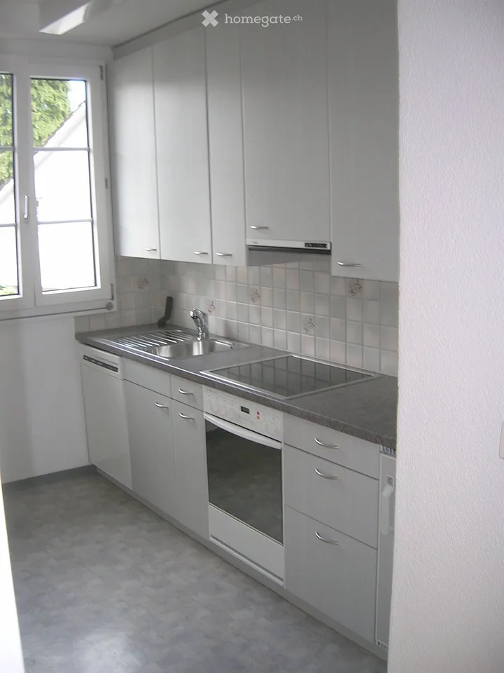 Dachwohnung mit Seesicht im historischen Dorfkern – Foto 5 von 10
