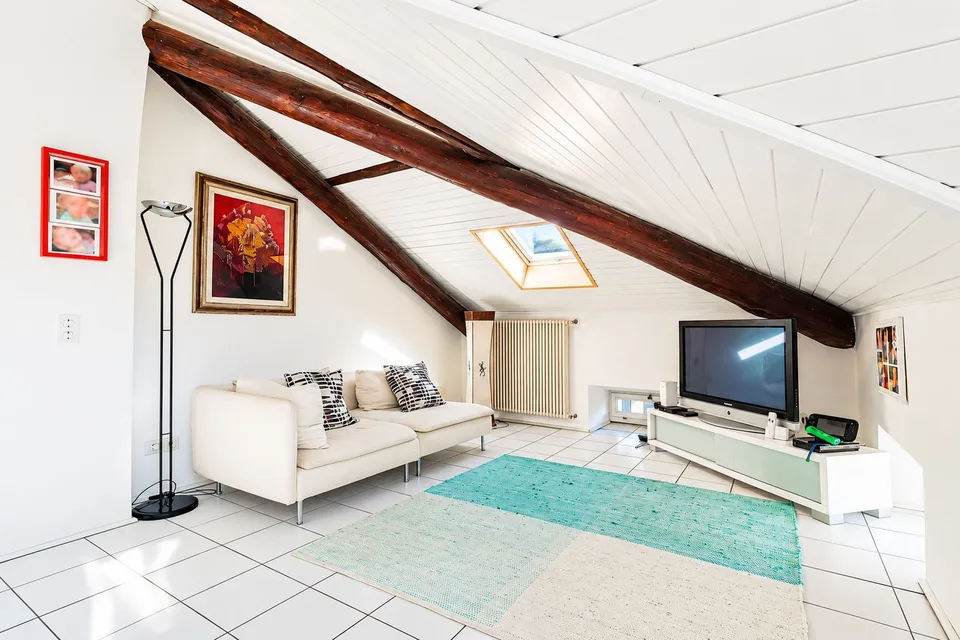 Grosszügige 3.5-Zimmer-Dachwohnung – Foto 5 von 16