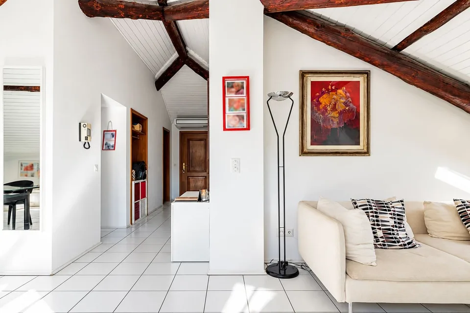 Grosszügige 3.5-Zimmer-Dachwohnung – Foto 3 von 16