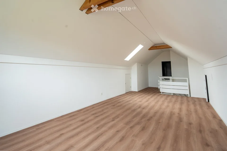 Zentral gelegene helle Maisonette-Wohnung in Wädenswil – Foto 8 von 9