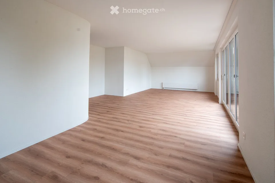Zentral gelegene helle Maisonette-Wohnung in Wädenswil – Foto 4 von 9