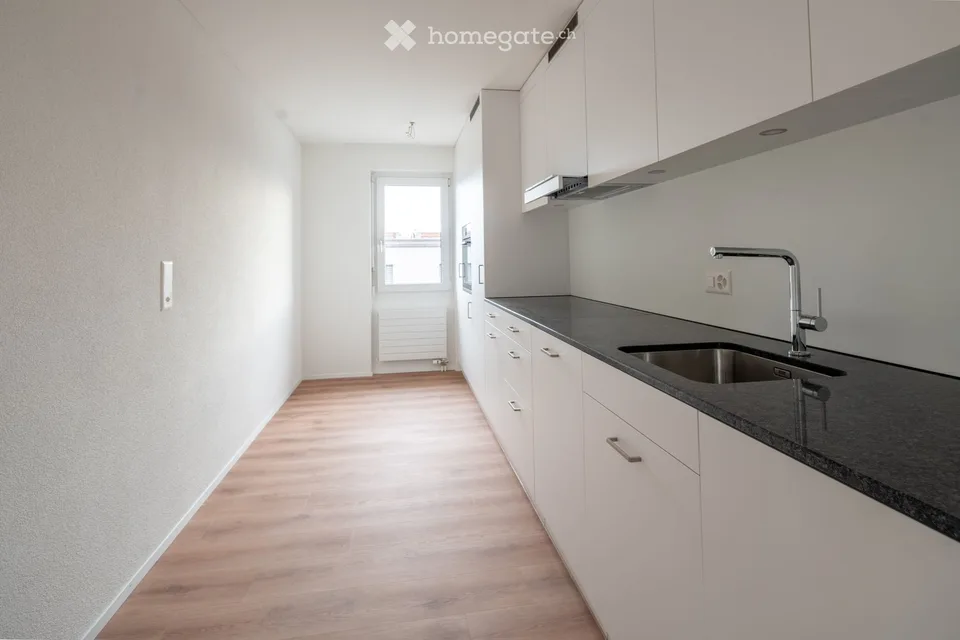 Zentral gelegene helle Maisonette-Wohnung in Wädenswil – Foto 5 von 9