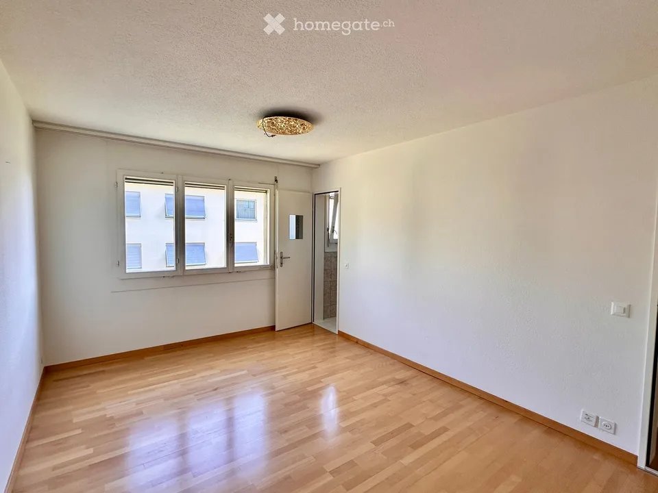 Helle und grosszügige 5.5-Zimmerwohnung mit grossem Balkon in Emmenbrücke – Foto 13 von 16