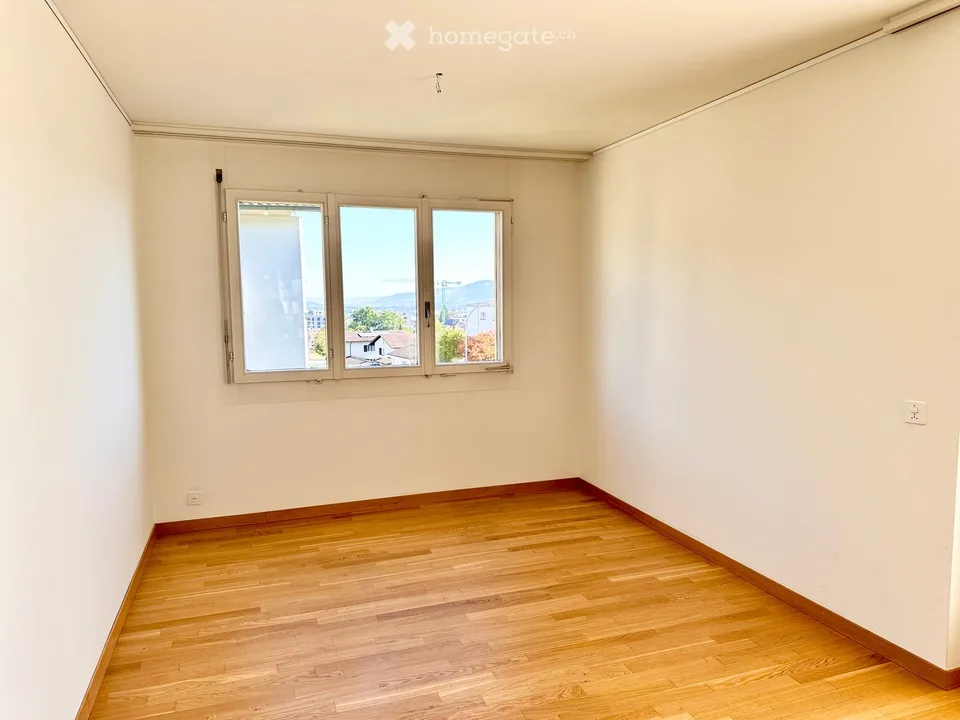 Helle und grosszügige 5.5-Zimmerwohnung mit grossem Balkon in Emmenbrücke – Foto 4 von 16