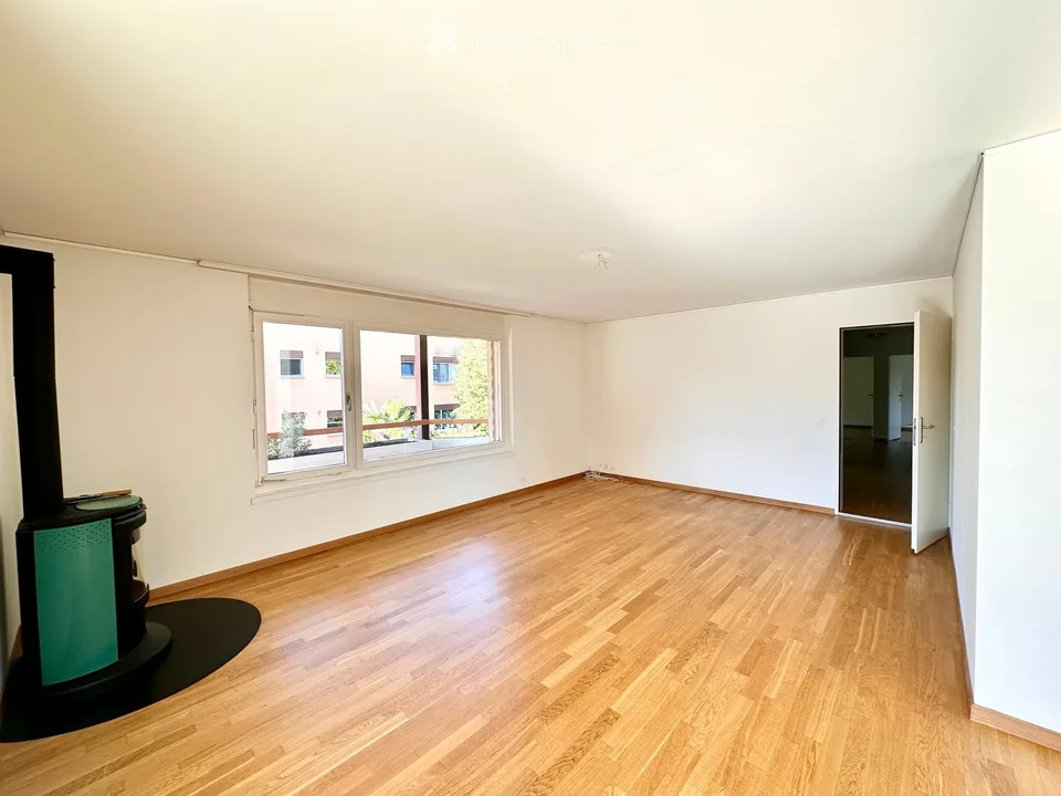 Helle und grosszügige 5.5-Zimmerwohnung mit grossem Balkon in Emmenbrücke – Foto 2 von 16