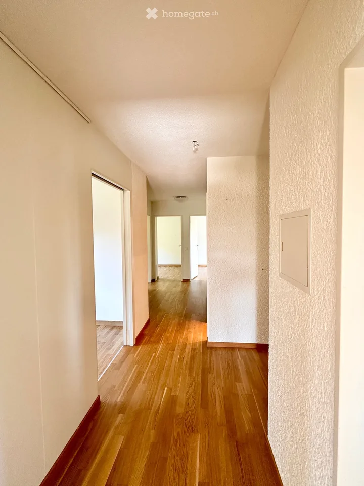 Helle und grosszügige 5.5-Zimmerwohnung mit grossem Balkon in Emmenbrücke – Foto 10 von 16
