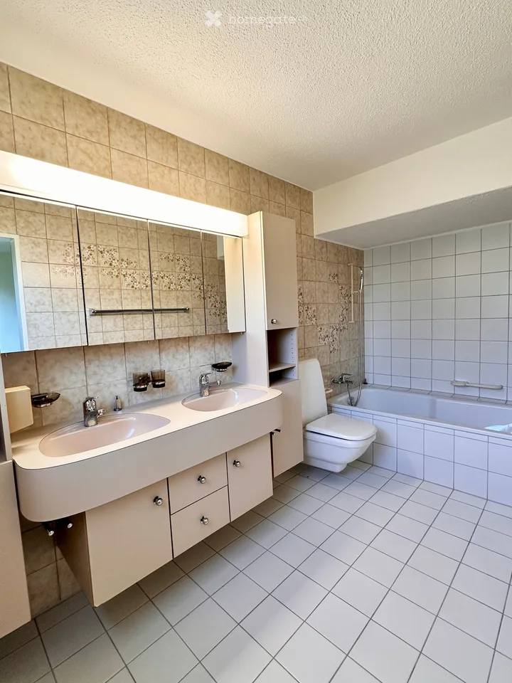 Helle und grosszügige 5.5-Zimmerwohnung mit grossem Balkon in Emmenbrücke – Foto 16 von 16