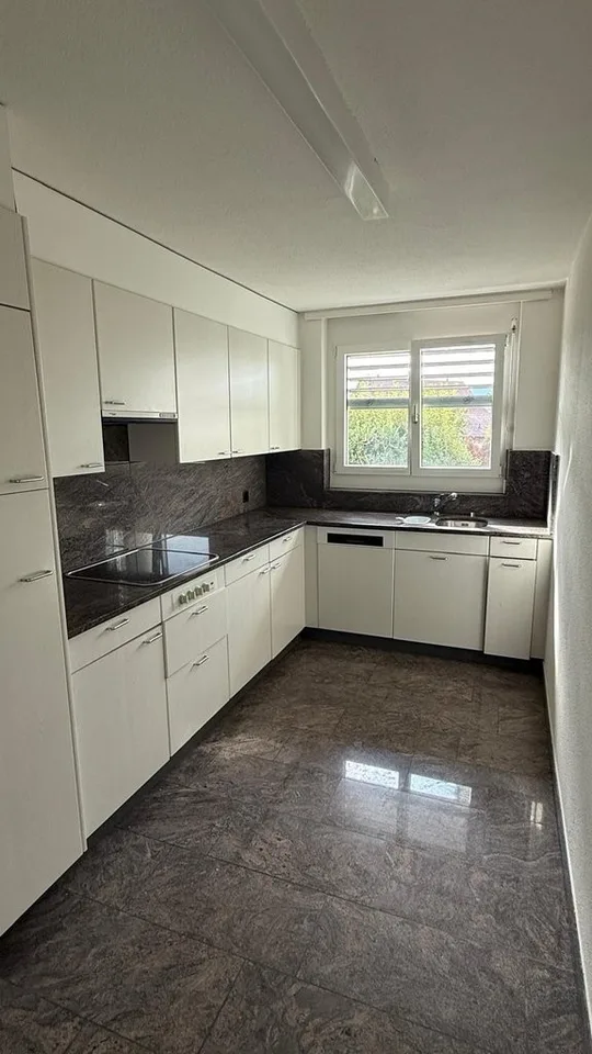 Wohnen im Grünen - grosszügige 3.5-Zimmerwohnung mit Gartensitzplatz – Foto 7 von 8