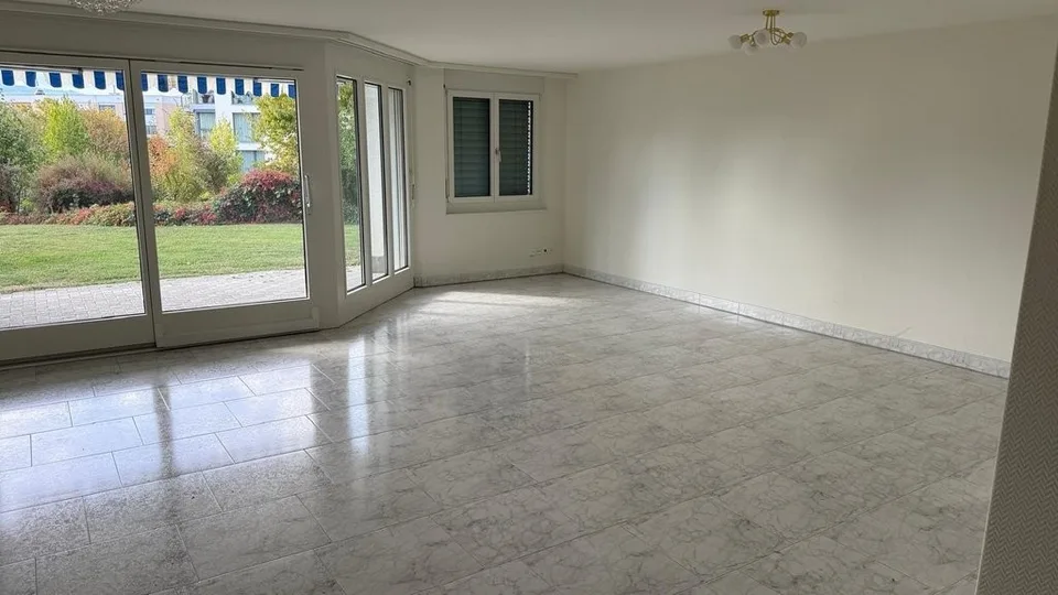 Wohnen im Grünen - grosszügige 3.5-Zimmerwohnung mit Gartensitzplatz – Foto 2 von 8