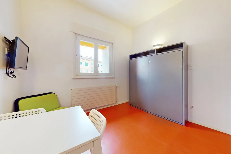 Ein möbliertes Studio - Gutes Angebot CHF 300.00 wird angeboten! – Foto 4 von 8