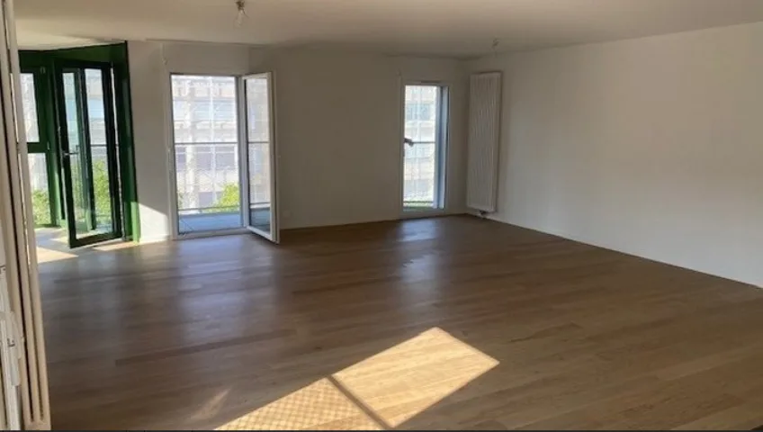 Schönes 3.5-Zimmer-Apartment in einem vollständig renovierten Gebäude – Foto 3 von 5