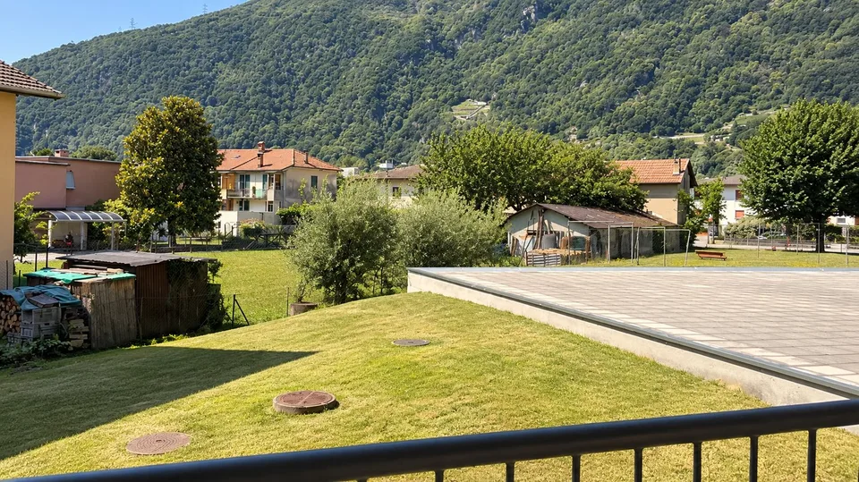 Helles Einzimmerapartment mit Terrasse in Bellinzona – Foto 5 von 10