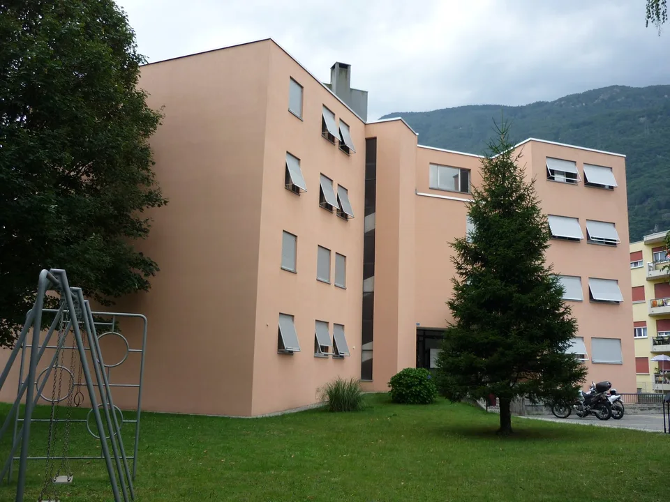 Helles Einzimmerapartment mit Terrasse in Bellinzona – Foto 10 von 10