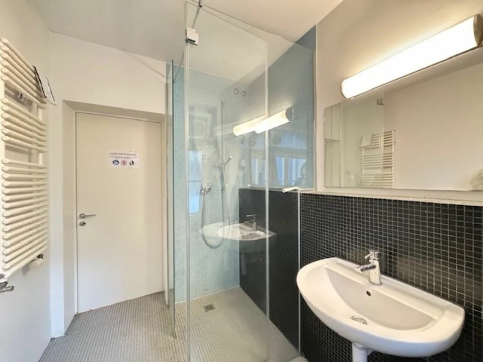 Möbliertes Einzel- oder Doppelzimmer nähe Kreuzplatz – Foto 4 von 8