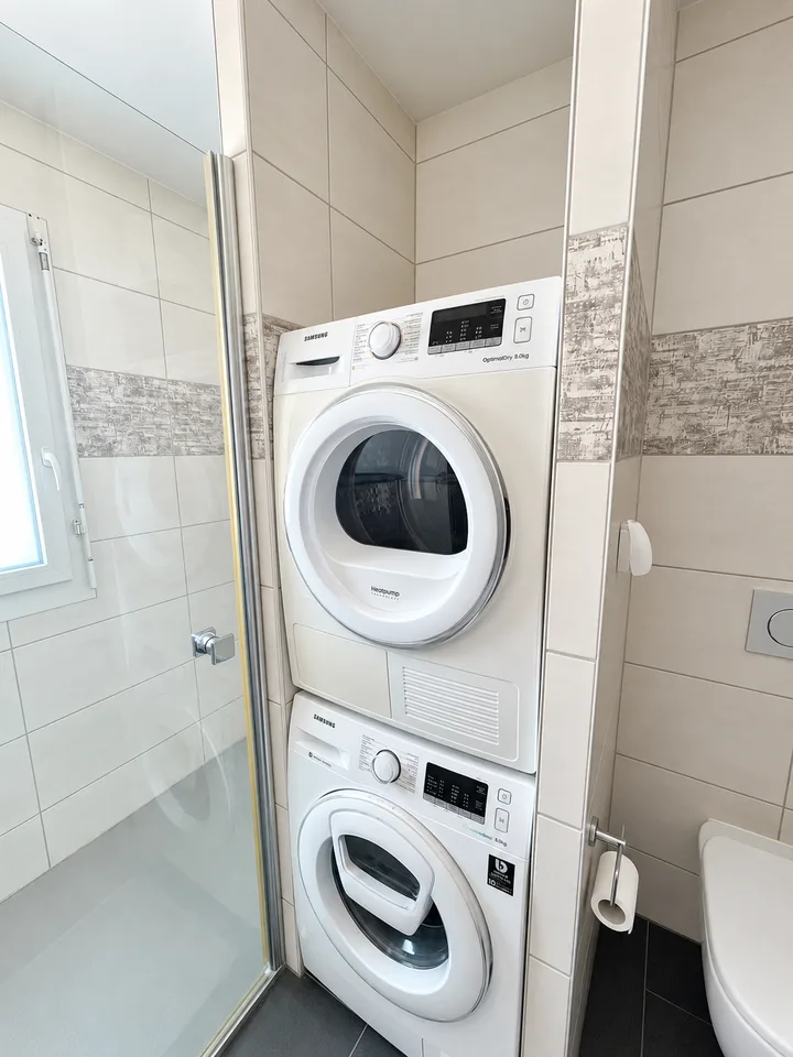 Großzügige Wohnung mit 3 Terrassen und privatem Aufzugzugang in Avenches – Foto 5 von 8