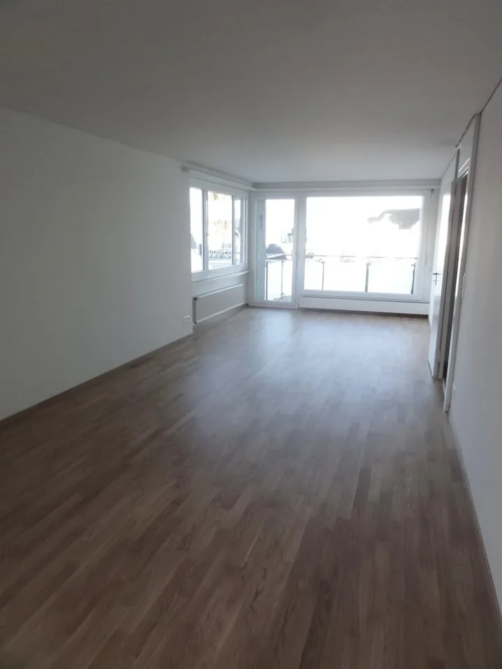 Frisch sanierte Attikawohnung an attraktiver Lage in Kilchberg – Foto 2 von 6