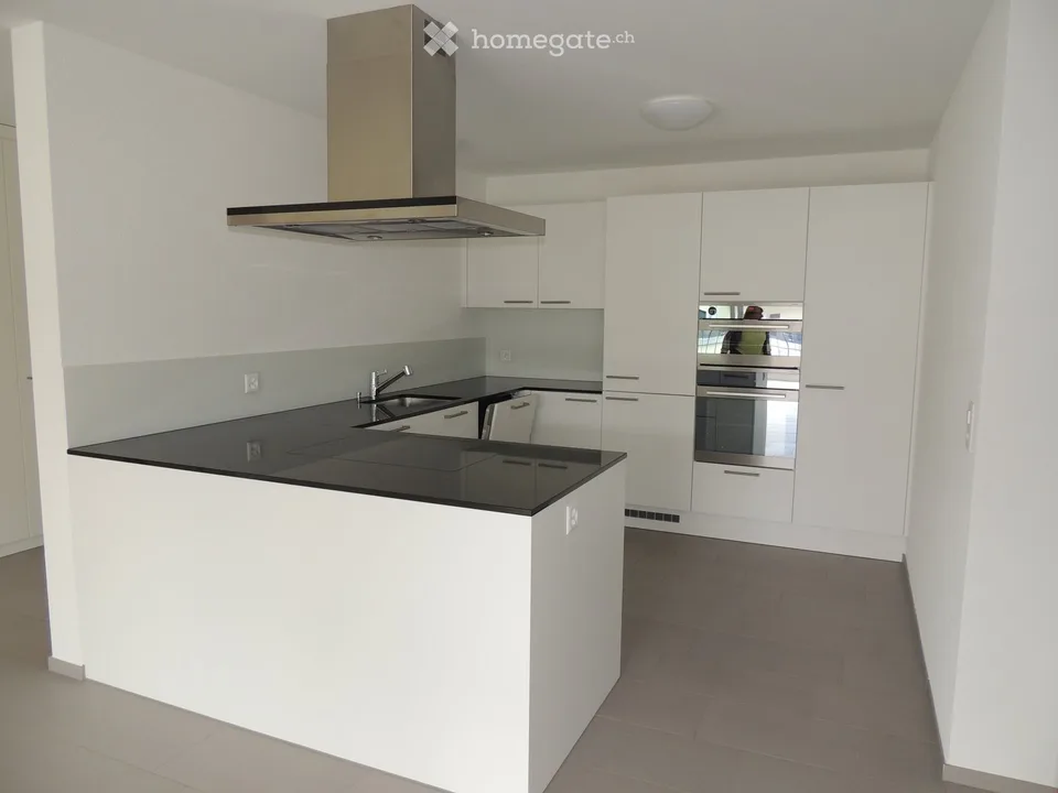 Grosszügige 3 1/2-Zimmer-Wohnung – Foto 3 von 5