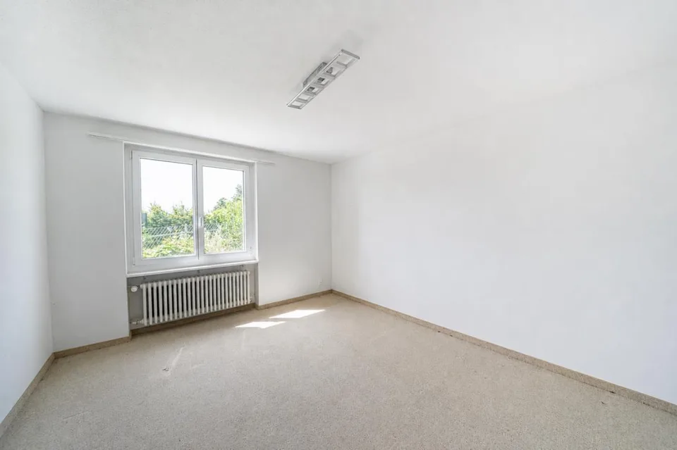 Vivere con vista: Affascinante casa unifamiliare in posizione elevata – foto 9 di 13