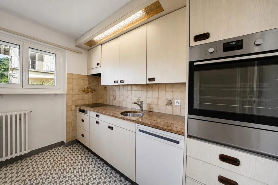 Vivere con vista: Affascinante casa unifamiliare in posizione elevata – foto 11 di 13