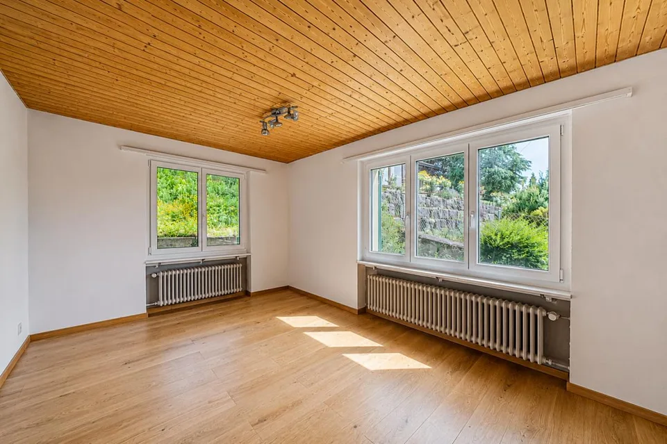 Vivere con vista: Affascinante casa unifamiliare in posizione elevata – foto 6 di 13