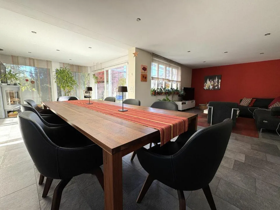 Gepflegtes 6 1/2 Zimmer - Einfamilienhaus zu verkaufen – Foto 4 von 21