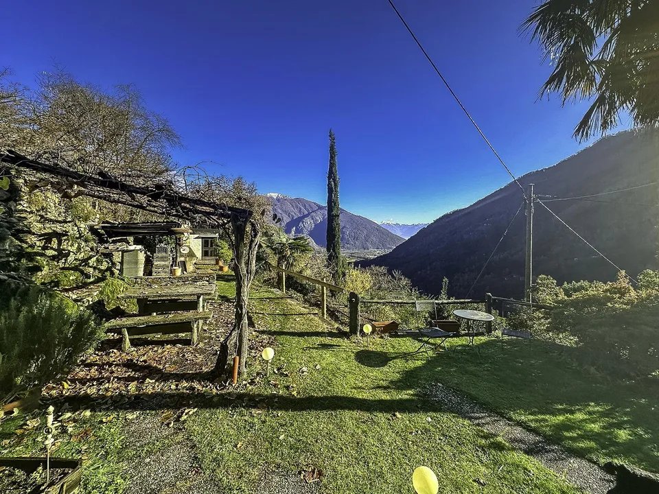 Centovalli - Casa tipica ticinese - Sole e giardino da sogno