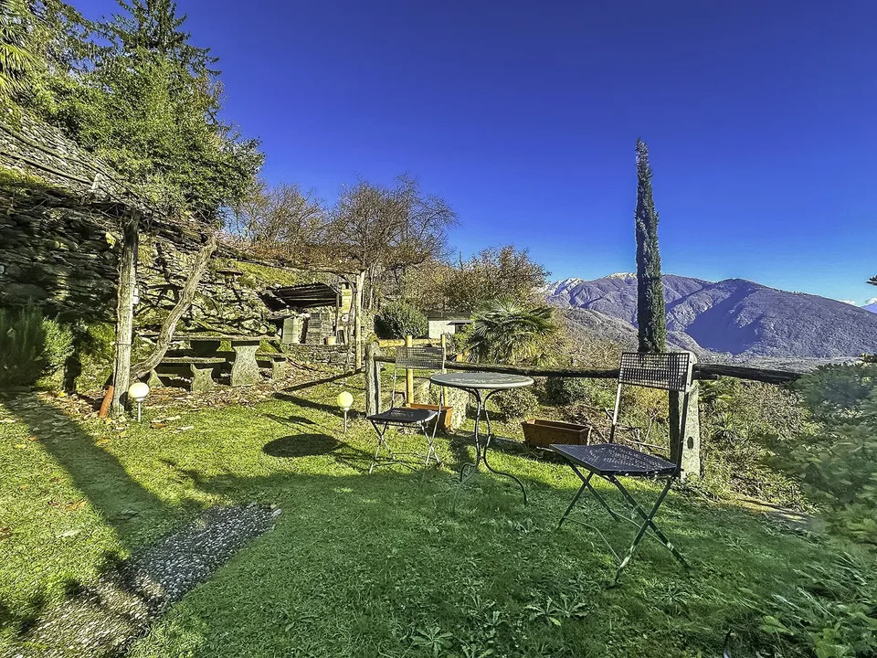 Centovalli - Casa tipica ticinese - Sole e giardino da sogno