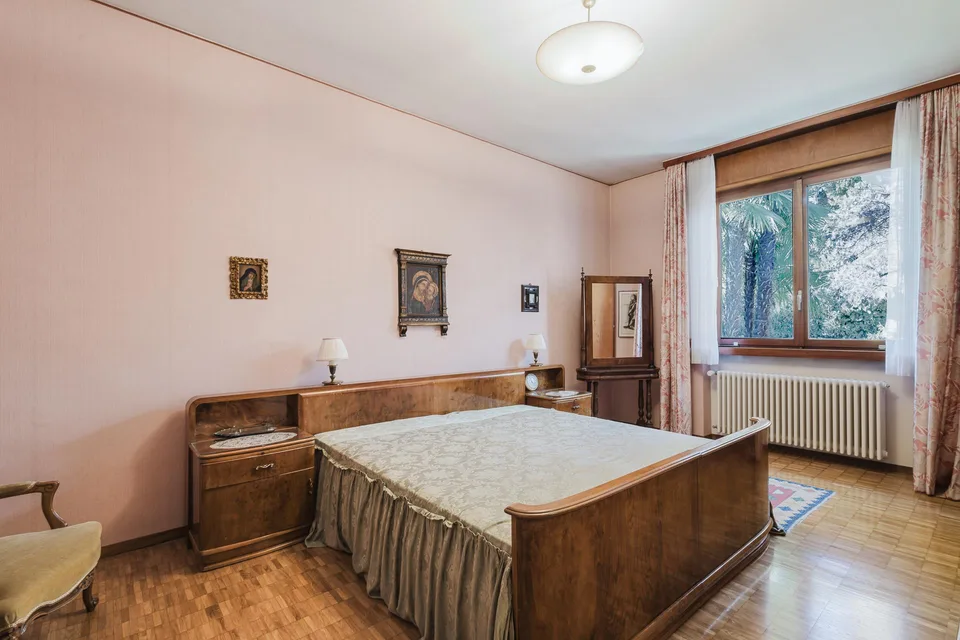 Prächtige Villa inmitten eines eigenen Parks – Foto 13 von 17
