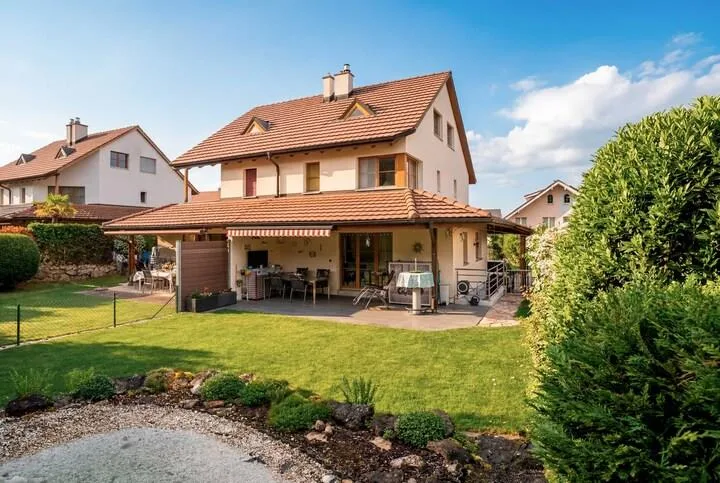 STILVOLLES WOHNEN MIT GARTENIDYLLE