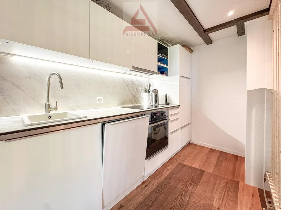 Haus mitten im Grünen / Casa immersa nel verde