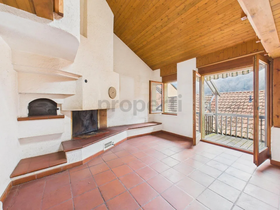 Villa mitoyenne spacieuse de 3 pièces avec balcon à Odogno