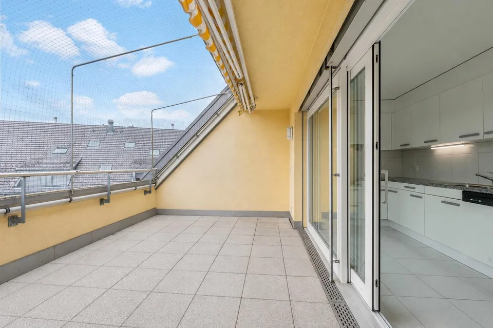 Vivere su due livelli con galleria e loggia privata