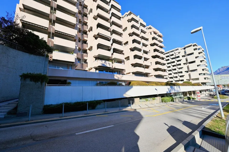 Appartamento di 350 m2 fronte lago di Lugano in Central Park – foto 14 di 14