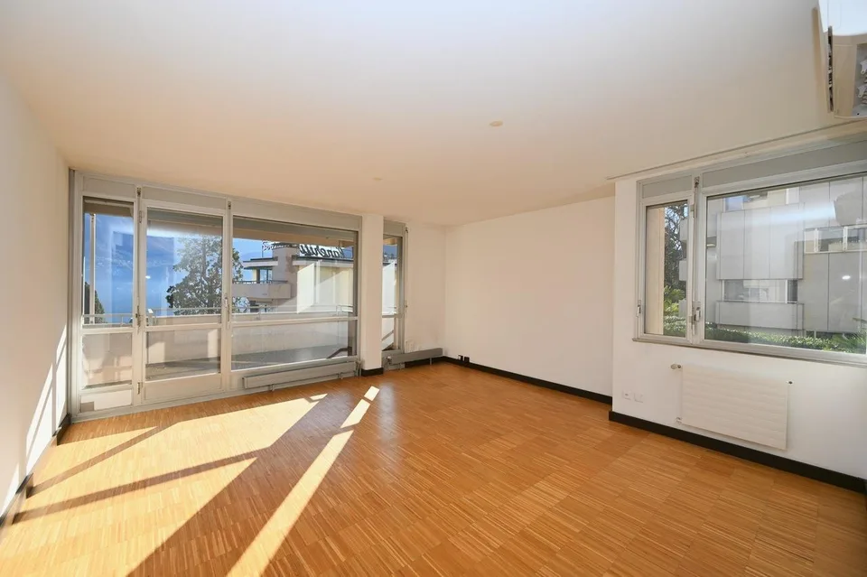 Appartamento di 350 m2 fronte lago di Lugano in Central Park