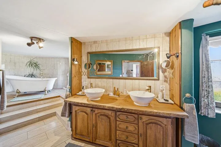 SYMBIOSE ENTRE CLASSICISME & CONFORT - MAISON DE 7.5 PIÈCES AVEC APPARTEMENT INDÉPENDANT