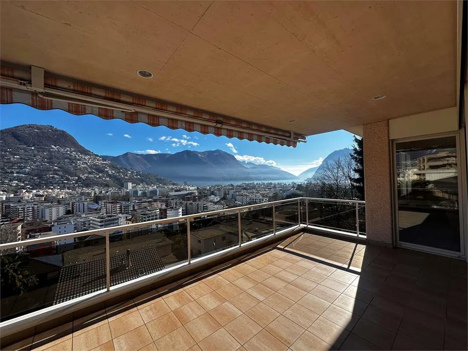 Rif. 2661_Lugano, Elegante Residenza di 450 mq con Vista Lago