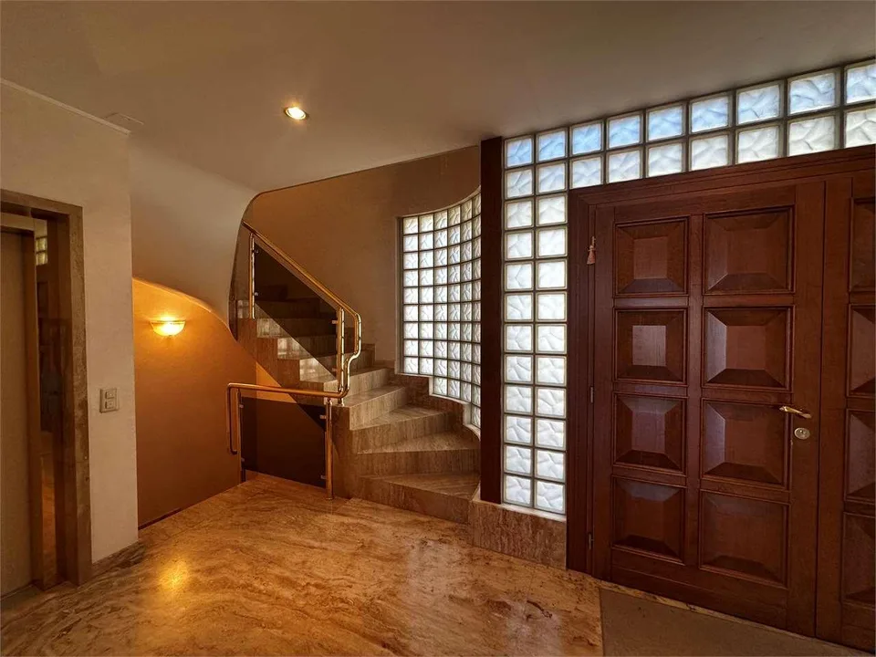 Rif. 2661_Lugano, Elegantes Wohnhaus von 450 mq mit Seeblick