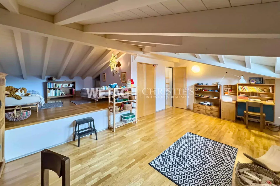 Villa de maître élégante avec deux maisons d'hôtes et piscine extérieure à vendre à Lugano-Vaglio – photo 9 sur 13