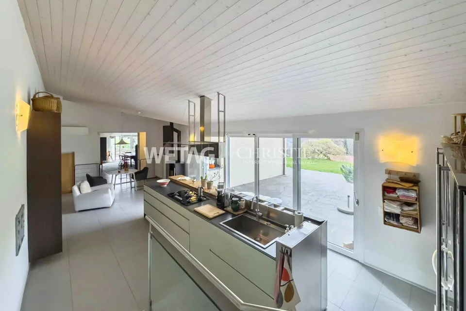 Villa de maître élégante avec deux maisons d'hôtes et piscine extérieure à vendre à Lugano-Vaglio – photo 8 sur 13