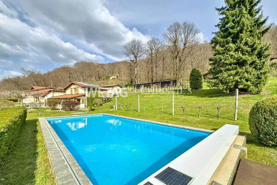 Villa de maître élégante avec deux maisons d'hôtes et piscine extérieure à vendre à Lugano-Vaglio – photo 7 sur 13