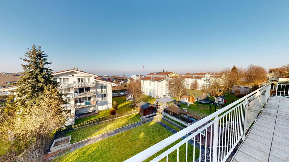 Maison unifamiliale spacieuse avec vue sur le lac et appartement séparé