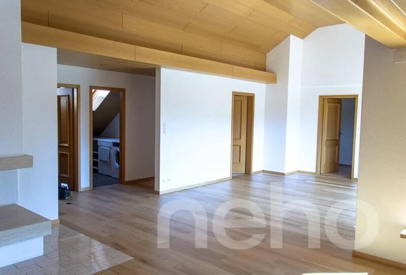 Comfort abitativo sopra i tetti di Mörschwil - Appartamento mansardato di 3,5 locali