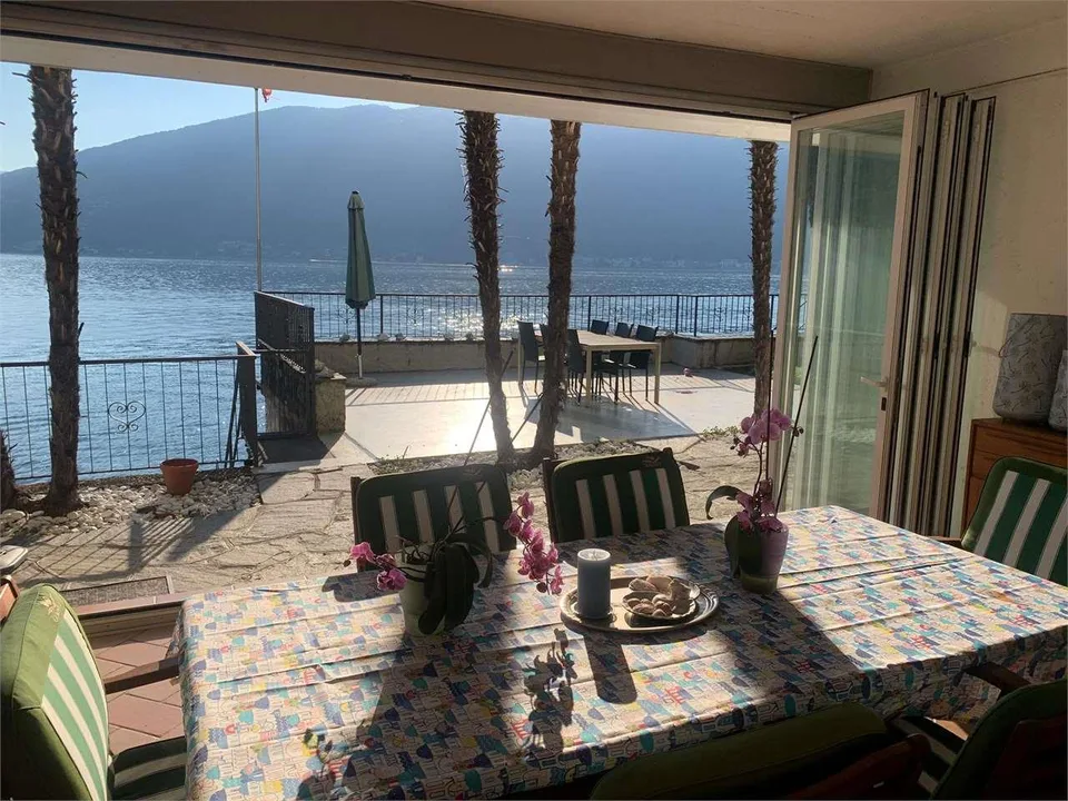Exklusive Villa in Bissone direkt am Wasser