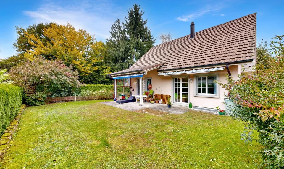 Casa unifamiliare indipendente di 5,5 locali con giardino