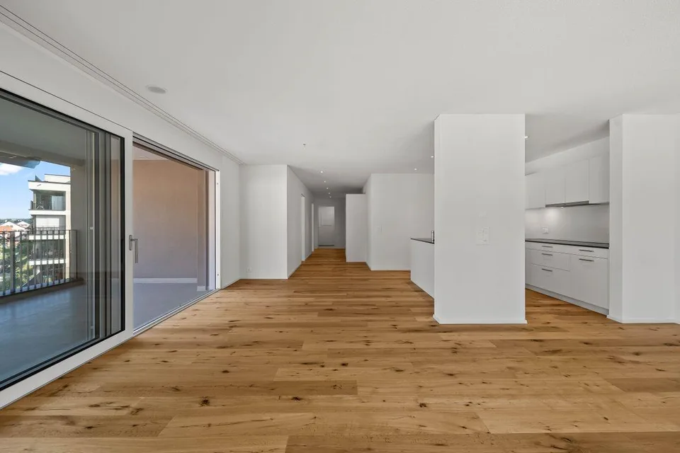 MODERN, HOCHWERTIG UND LICHTDURCHFLUTET