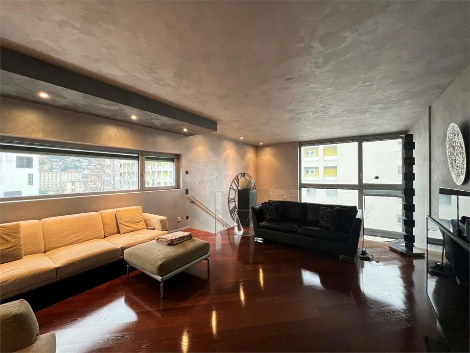 2556_Lugano, moderno attico 5.5 locali