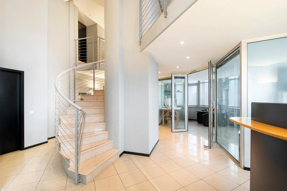 Spacious prestigious office with lake view